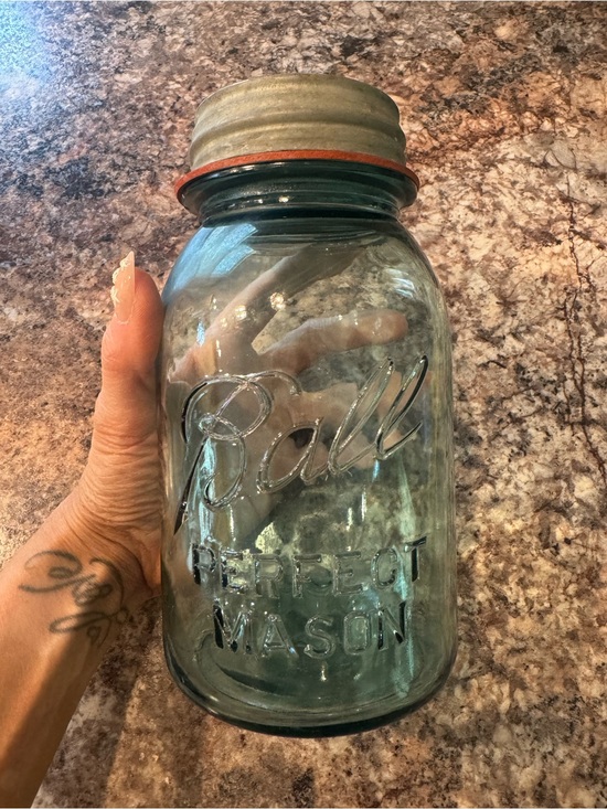 Vintage Aqua-Blue Ball Perfect Mason canning jar with zinc lid